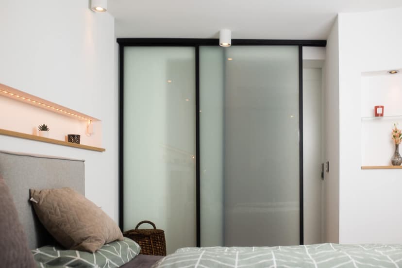 Glasschiebetüren richtig reinigen – So strahlen Ihre Türen wie neu