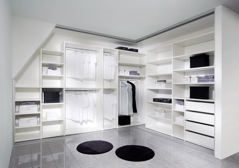 Platzsparende Möbel: Maßgefertigte Lösungen für mehr Stauraum und Stil