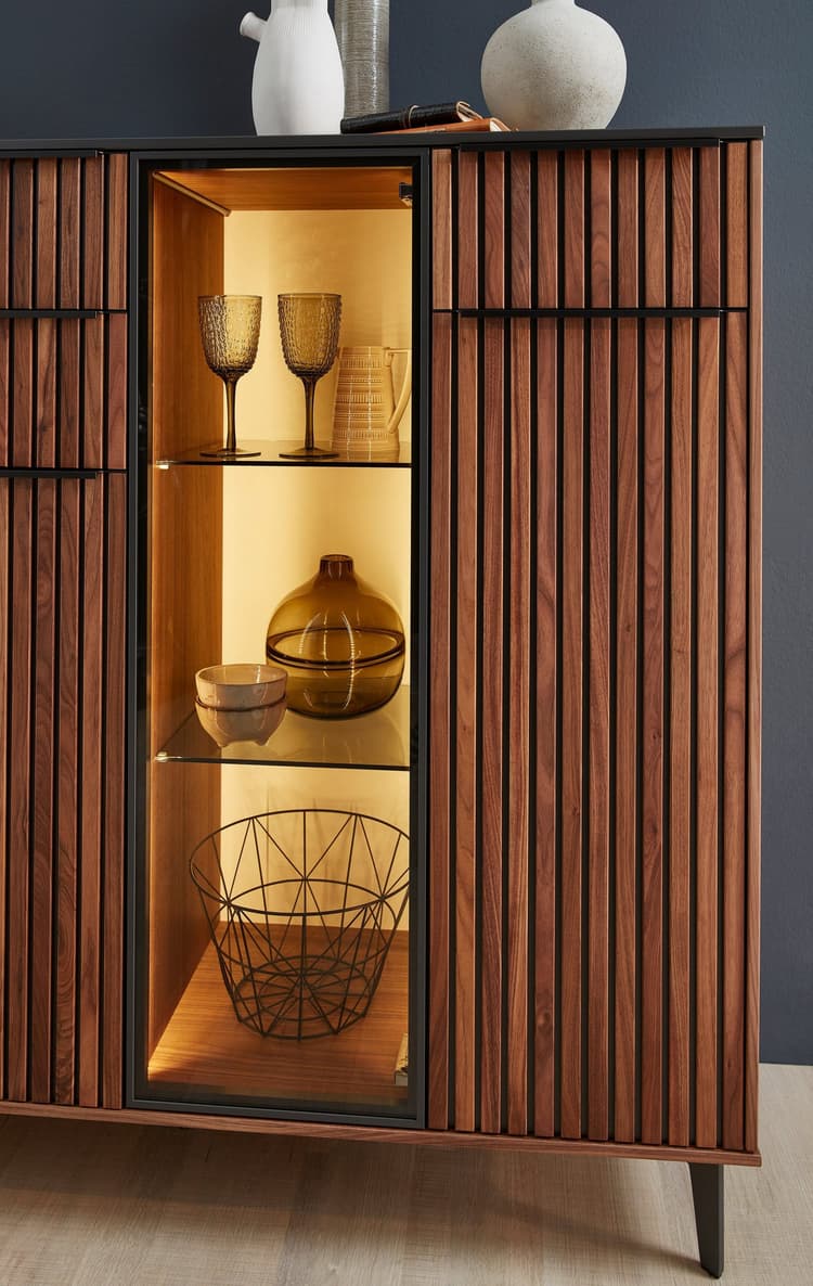 Bild von Highboard in Lamellenoptik